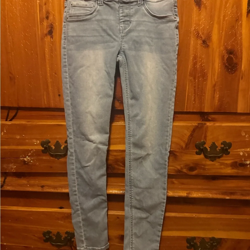 “Worn Once” Excellent Condition Light Blue Girls Jeans Size 10! - Picture 2 of 4